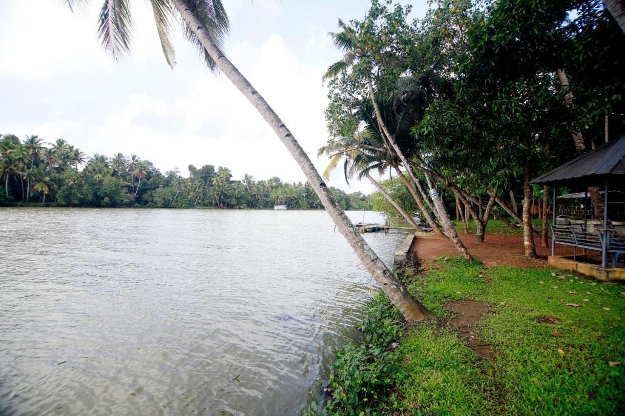 Munroe Lagoons كولاّم المظهر الخارجي الصورة